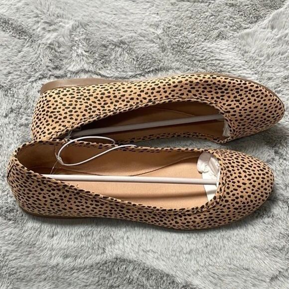 🔴 2 for $25 Universal Thread Animal Print Flats - Picture 2 of 6